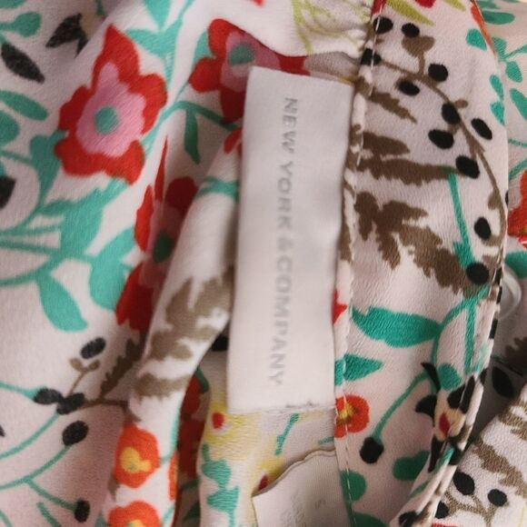 New York & Company White Floral Lace Blouse - Picture 5 of 6